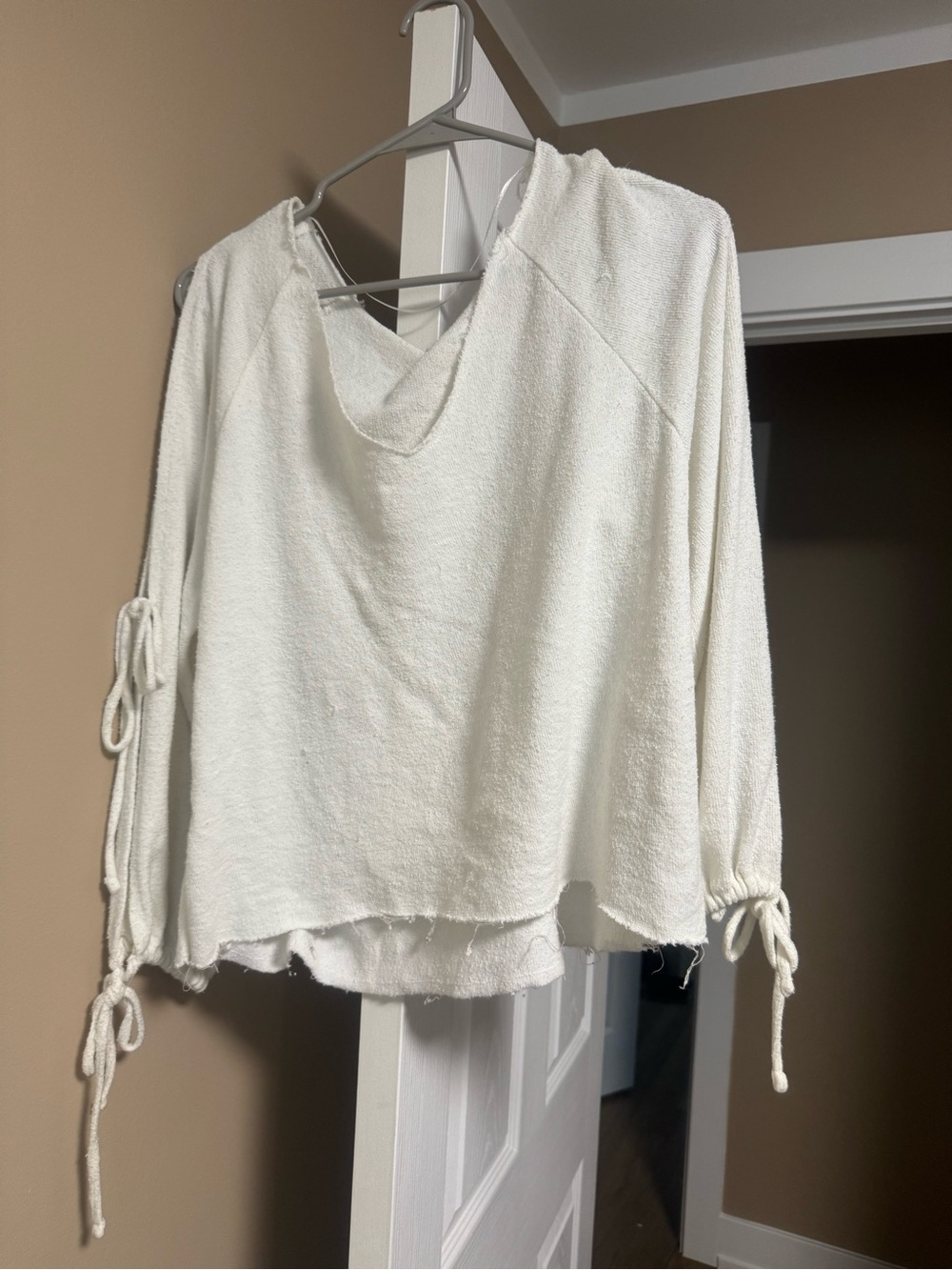 Pull&Bear Cream V-Neck Tie-Sleeve Pullover